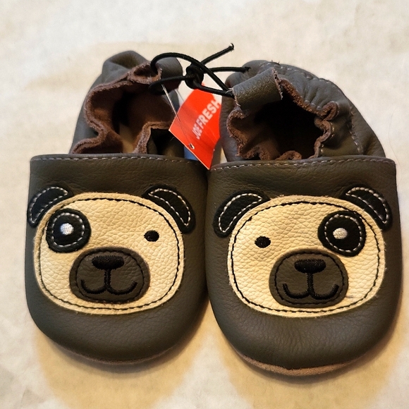 NWT two pair of baby moccasins - Picture 6 of 8